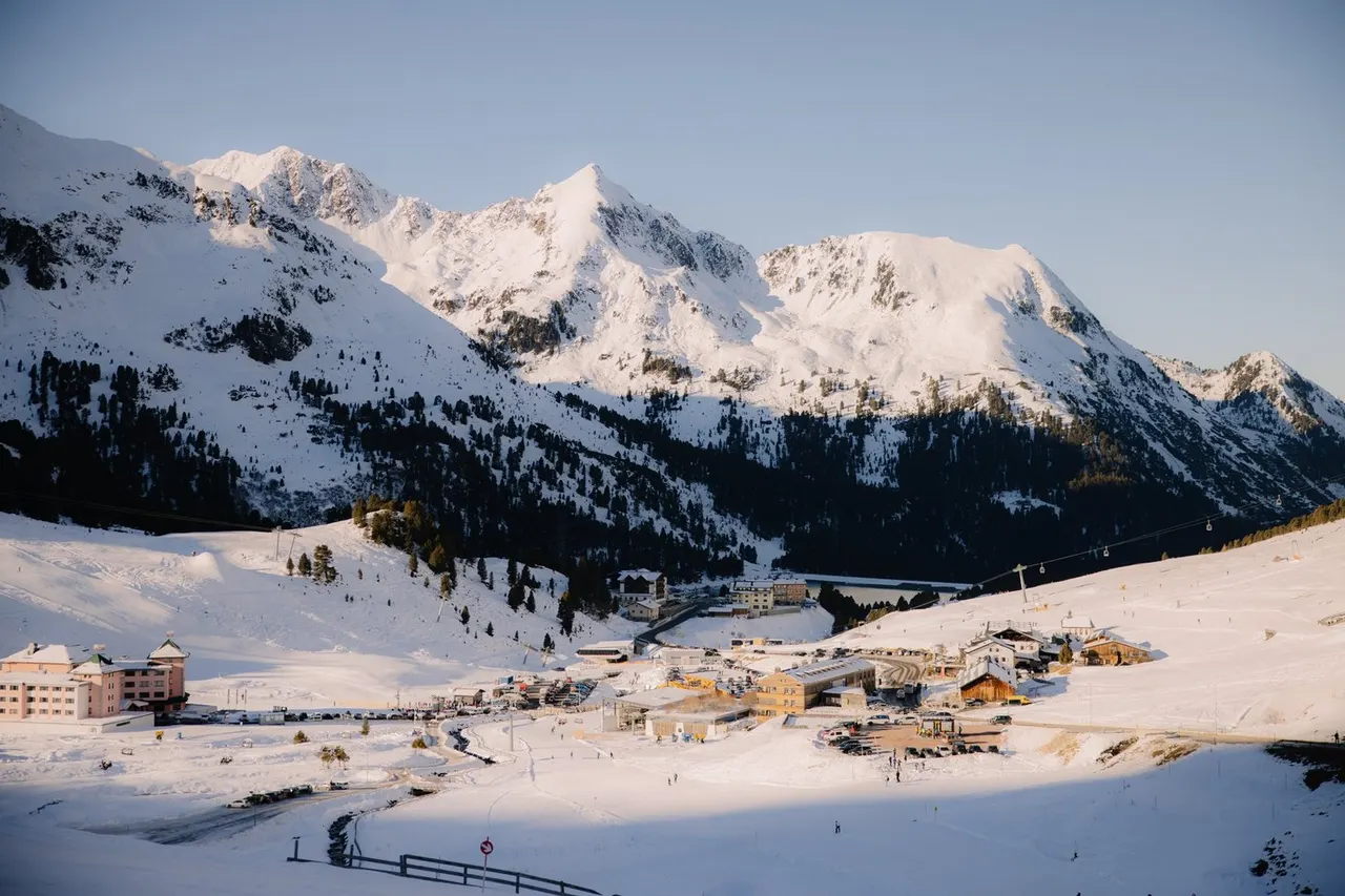 Girls Ski & Snowboard Camp, Kühtai Austria — zdjęcie 3