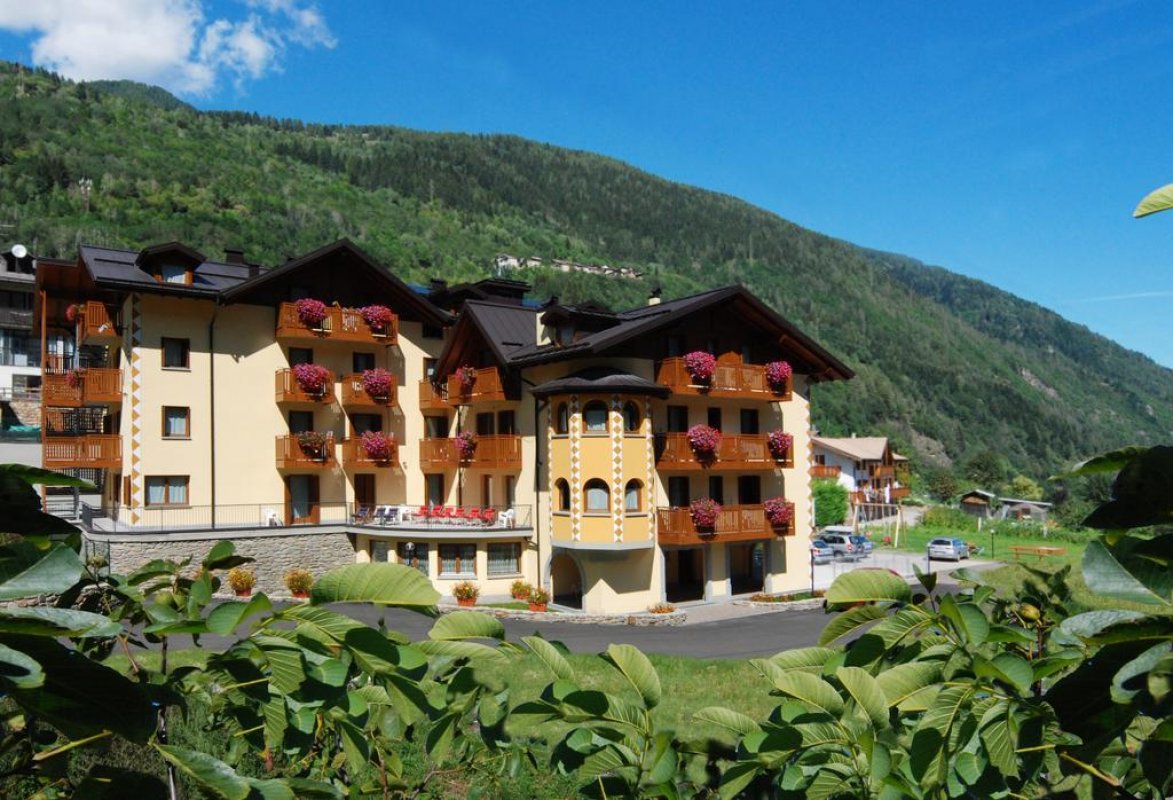 Val di Sole – Hotel-rezydencja*** z basenem i wellness — zdjęcie 1